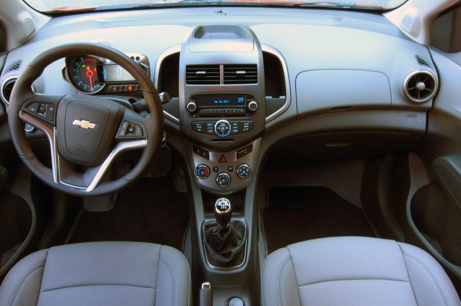 Chevrolet Sonic 2012 года  (фото 48 из 66)